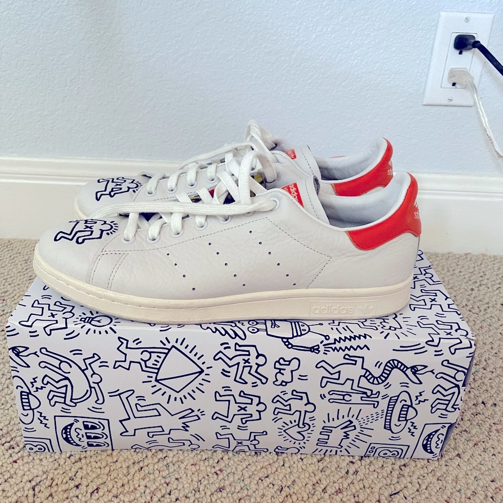 Only worn once on a Photogrpahy set.